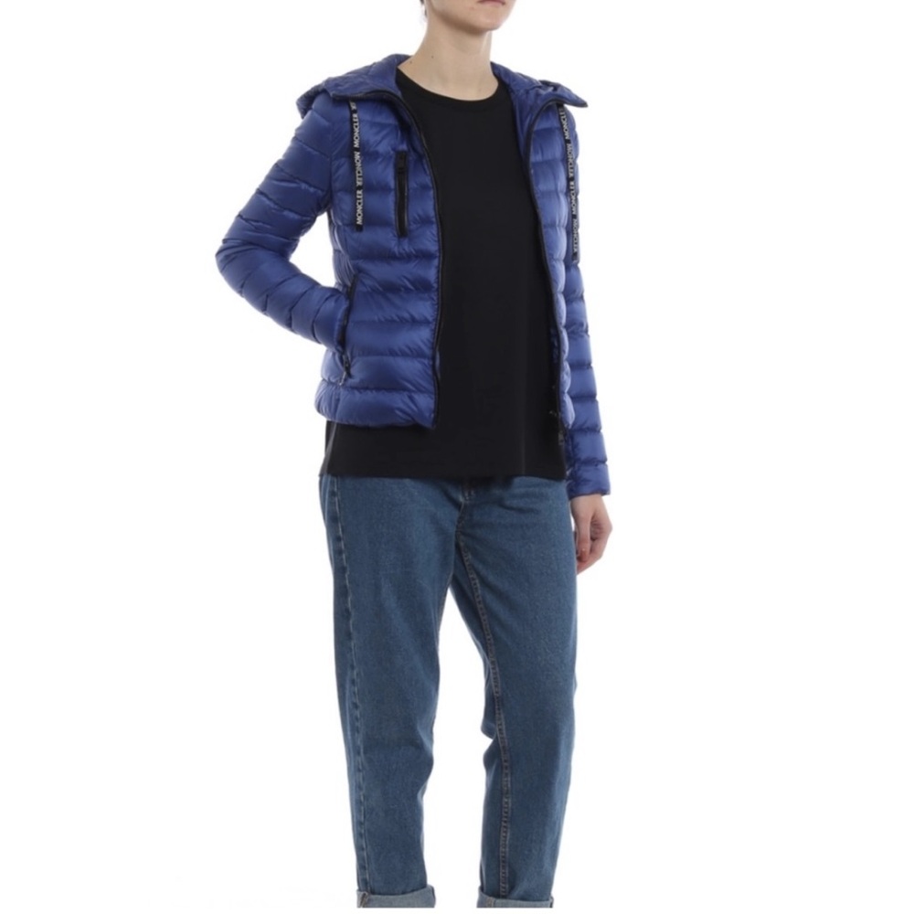 Moncler Seoul Hooded Puffer Jacket - Size 2